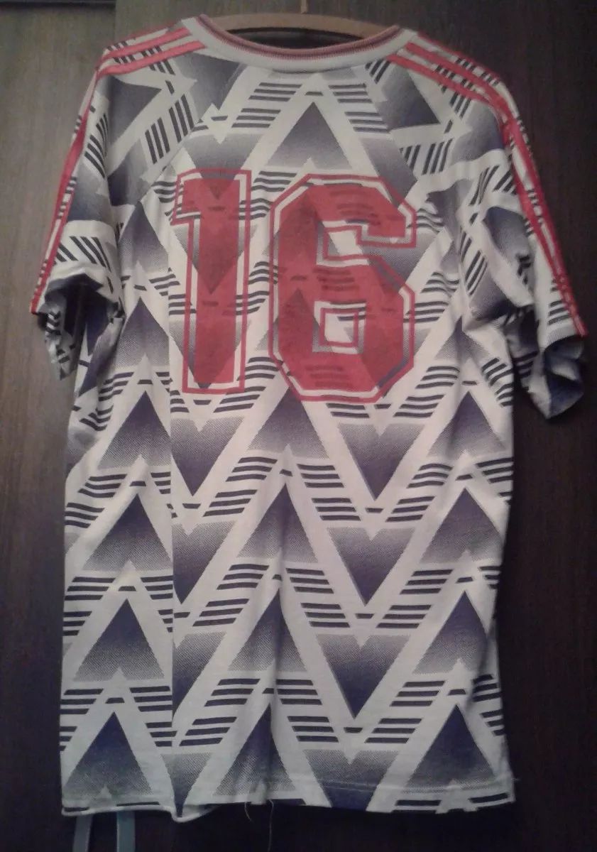 maillot arsenal de sarandí exterieur 1997-1998 pas cher maillot arsenal de sarandí exterieur 1997-1998 pas cher