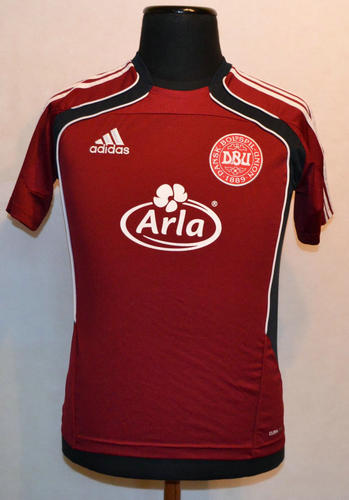 maillot danemark réplique 2009 rétro