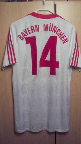 maillot de fc bayern munich réplique 1985-1986 pas cher maillot de fc bayern munich réplique 1985-1986 pas cher