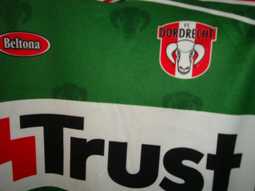 maillot de fc dordrecht domicile 2005-2006 rétro