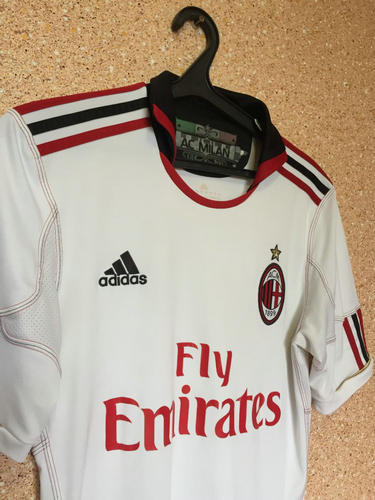 maillot de foot ac milan exterieur 2010-2011 rétro maillot de foot ac milan exterieur 2010-2011 rétro
