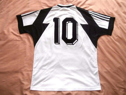 maillot de foot beşiktaş jk domicile 1991-1993 rétro maillot de foot beşiktaş jk domicile 1991-1993 rétro
