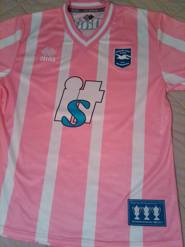 maillot de foot brighton and hove albion particulier 2010-2011 rétro maillot de foot brighton and hove albion particulier 2010-2011 rétro