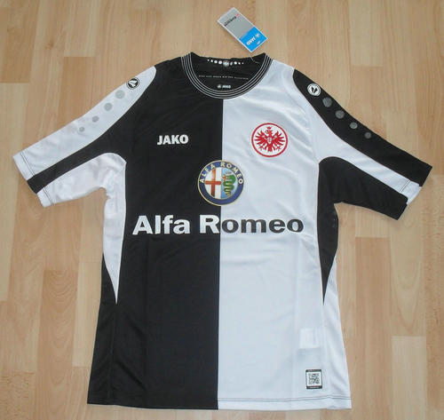 maillot de foot eintracht francfort exterieur 2013-2014 rétro