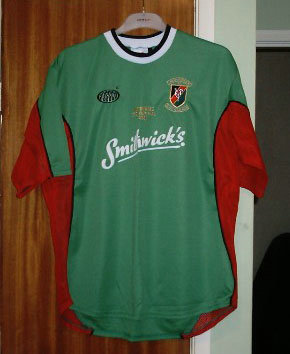 maillot de foot glentoran particulier 2001-2002 pas cher