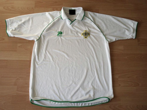 maillot de foot irlande du nord exterieur 2002-2003 rétro