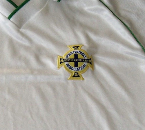 maillot de foot irlande du nord exterieur 2002-2003 rétro maillot de foot irlande du nord exterieur 2002-2003 rétro