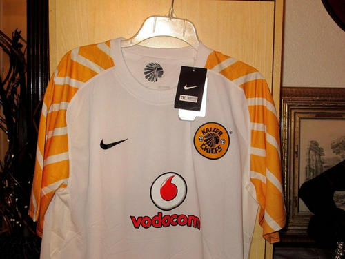 maillot de foot kaizer chiefs exterieur 2011 rétro