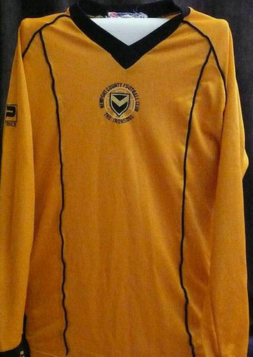 maillot de foot newport county afc domicile 1982-1983 pas cher