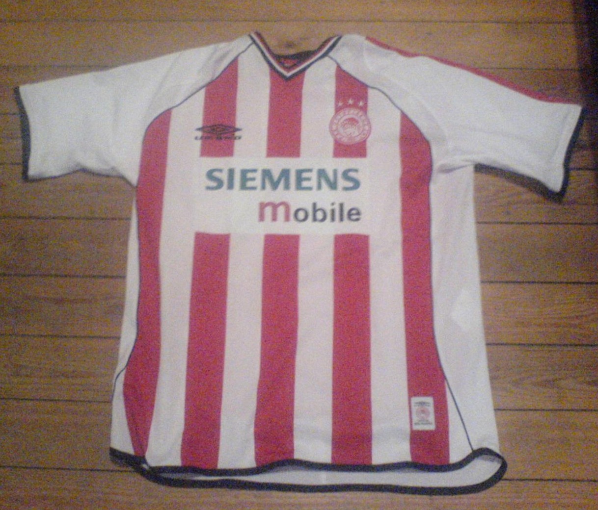 maillot de foot olympiakos domicile 2001-2002 rétro