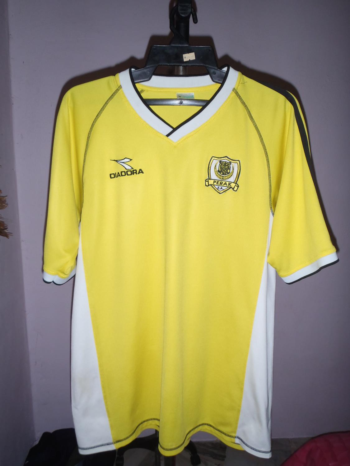 maillot de foot perak fa domicile 2004 rétro