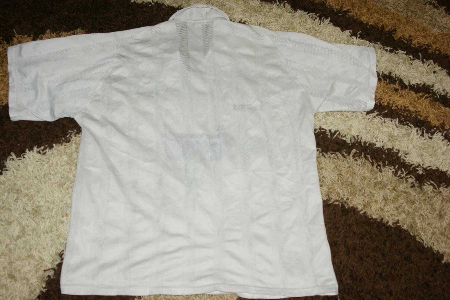 maillot de foot real madrid domicile 1999-2000 pas cher maillot de foot real madrid domicile 1999-2000 pas cher