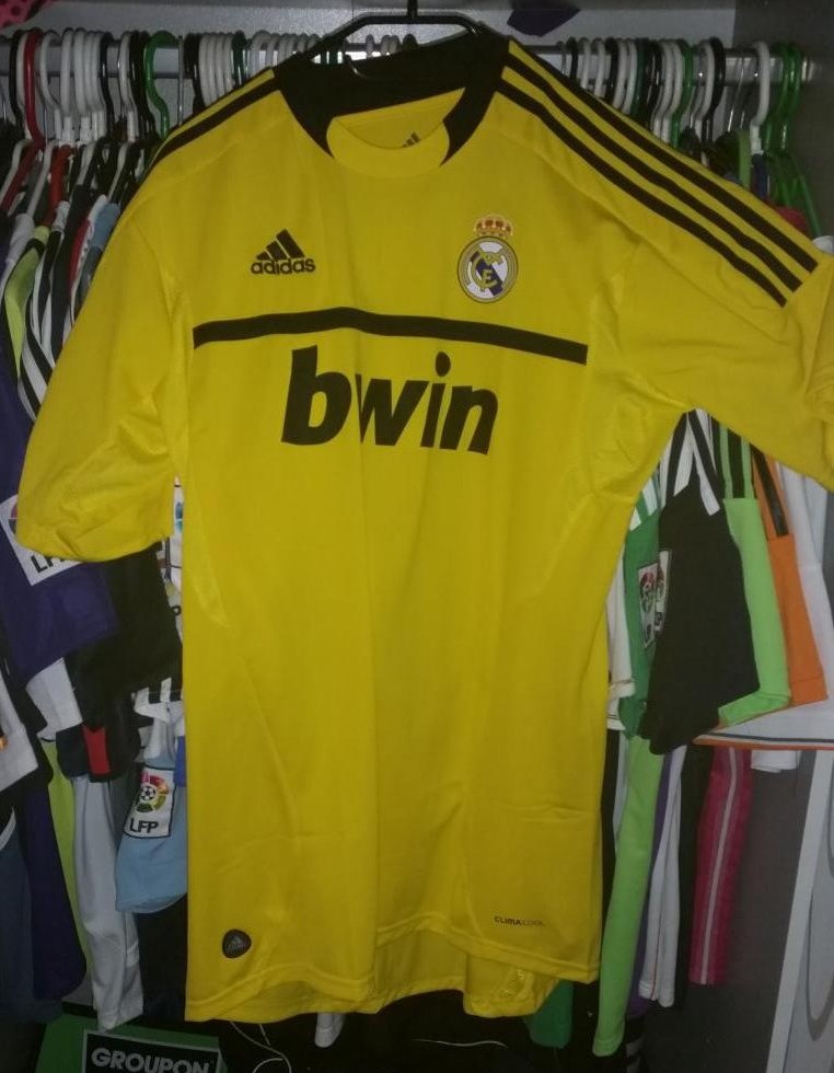 maillot de foot real madrid gardien 2011-2012 rétro