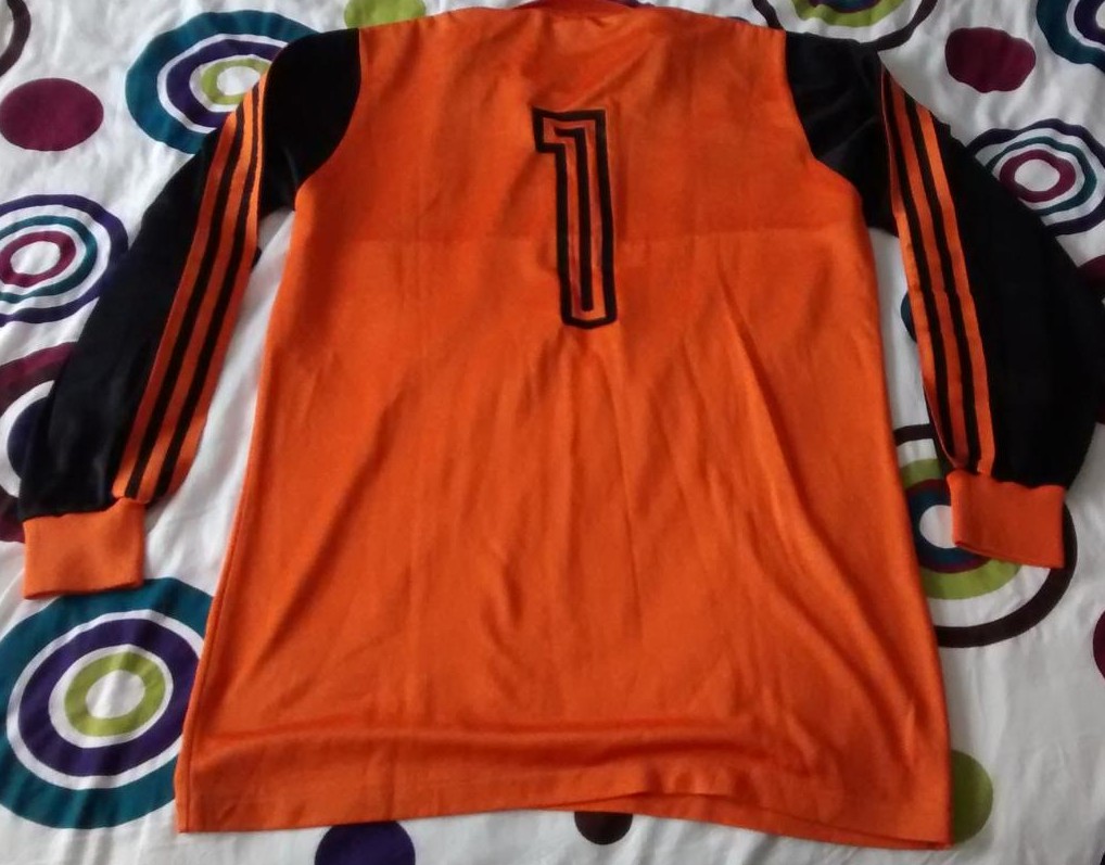 maillot de foot real sociedad gardien 1980-1981 pas cher maillot de foot real sociedad gardien 1980-1981 pas cher