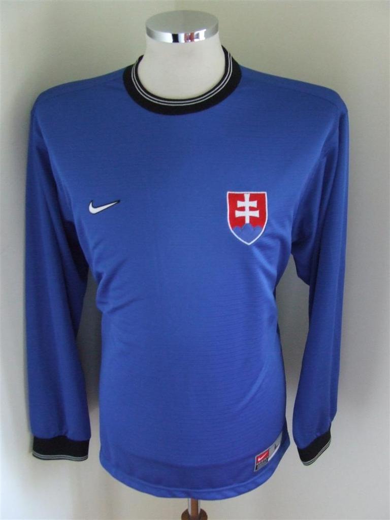 maillot de foot slovaquie domicile 2000-2002 pas cher