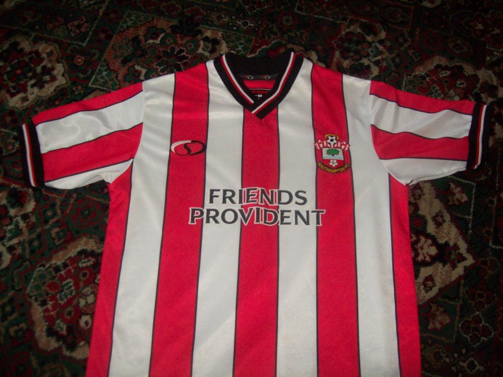 maillot de foot southampton fc domicile 2001-2003 rétro