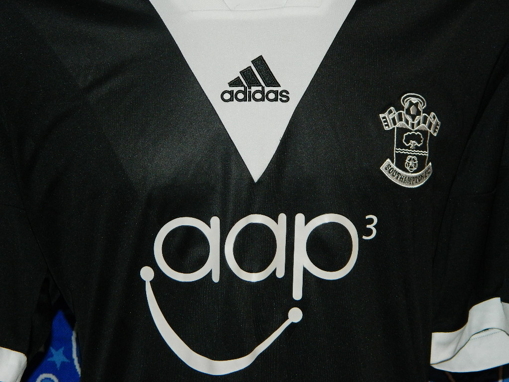 maillot de foot southampton fc exterieur 2013-2014 pas cher maillot de foot southampton fc exterieur 2013-2014 pas cher