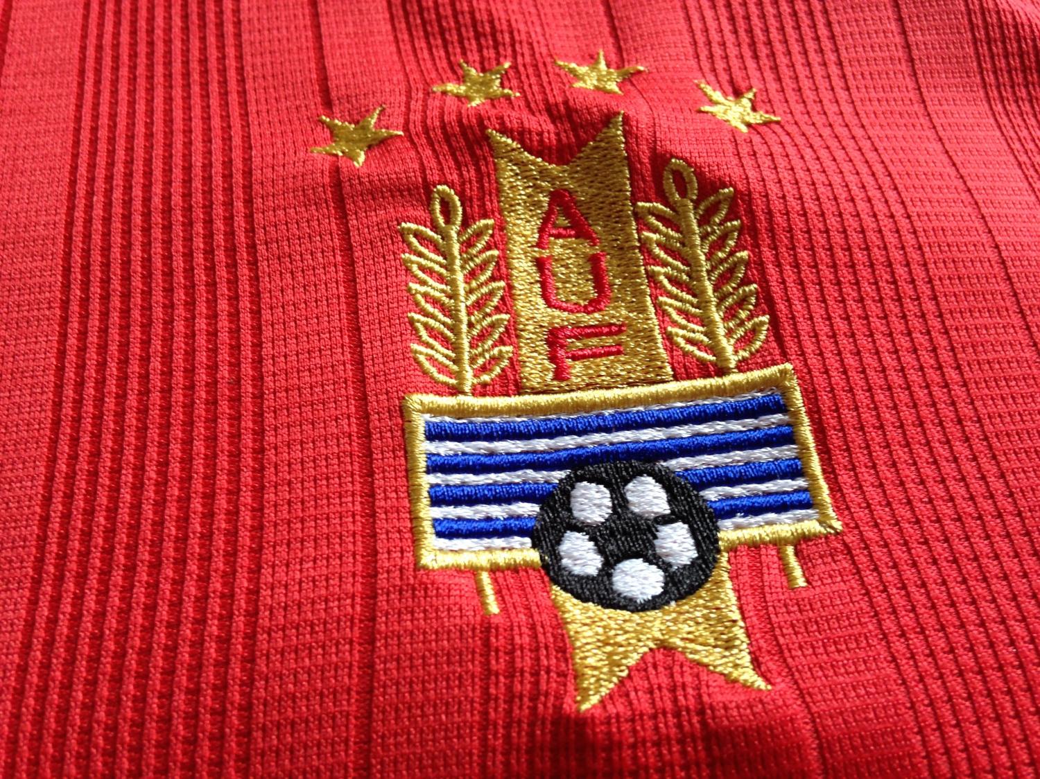 maillot de foot uruguay exterieur 2000 rétro maillot de foot uruguay exterieur 2000 rétro
