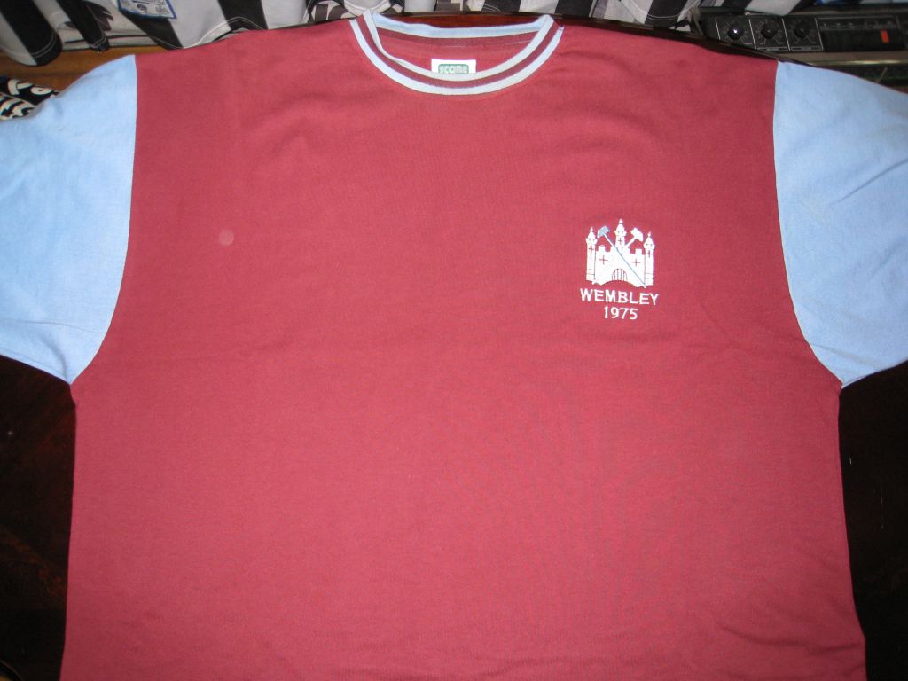 maillot de foot west ham united réplique 1975 rétro