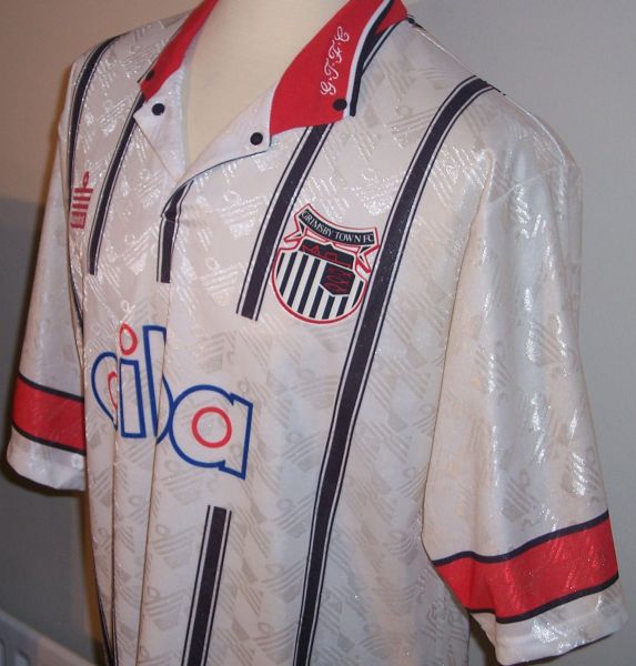 maillot de grimsby town fc domicile 1993-1994 rétro maillot de grimsby town fc domicile 1993-1994 rétro