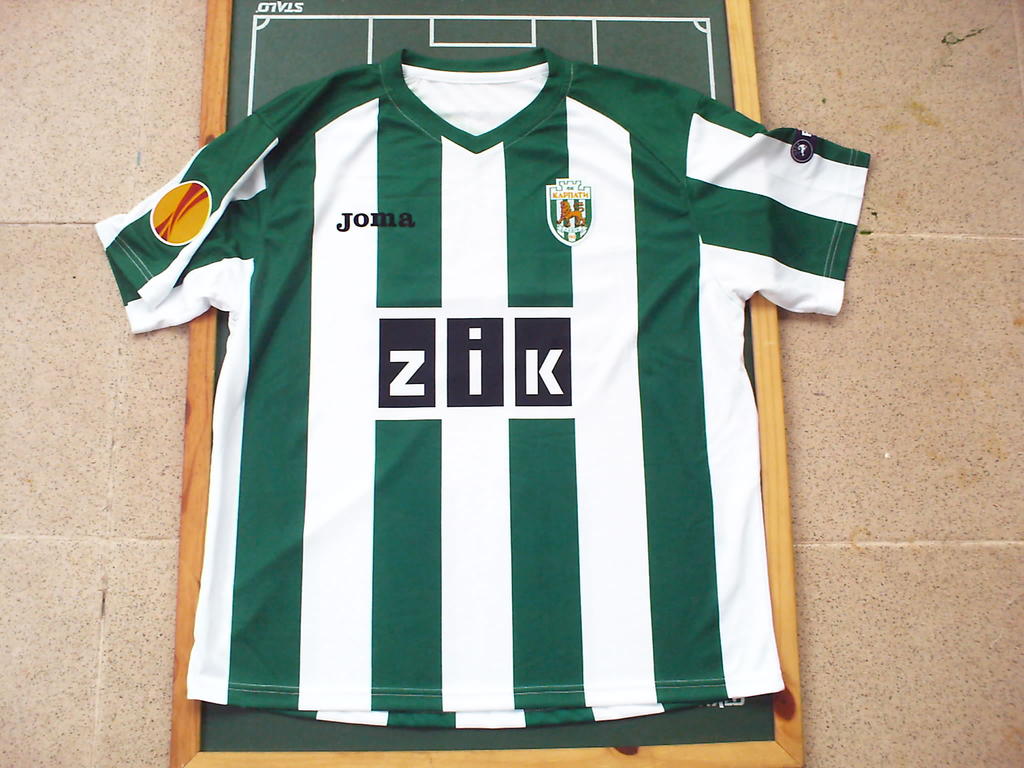 maillot de karpaty lviv domicile 2010-2011 rétro