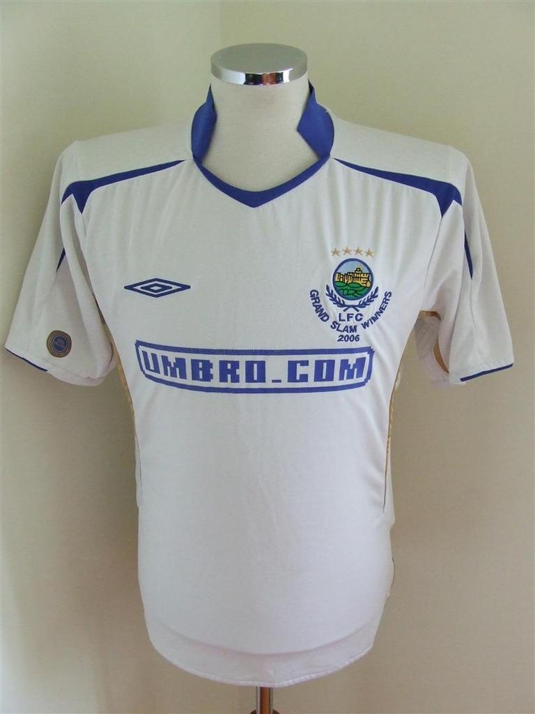 maillot de linfield fc particulier 2005-2006 rétro