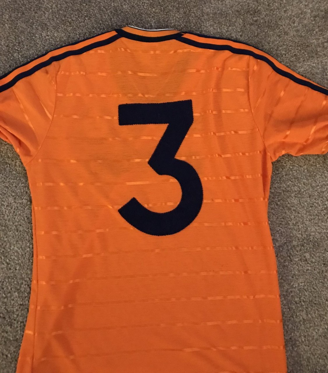 maillot de luton town exterieur 1984-1987 rétro maillot de luton town exterieur 1984-1987 rétro