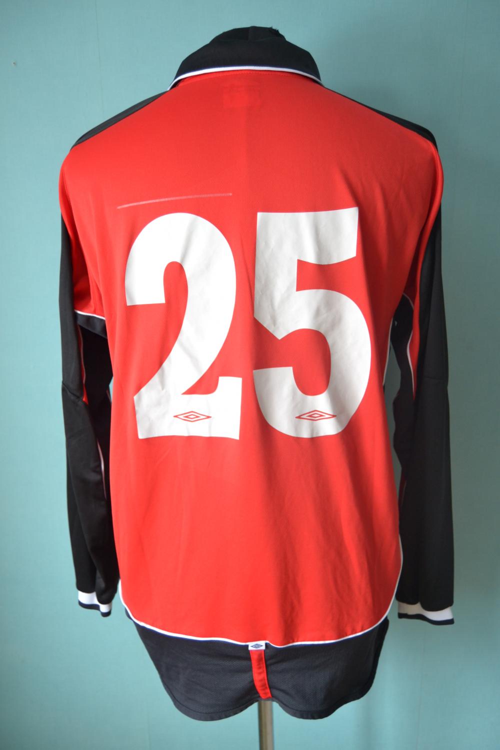 maillot de metalurh zaporijia domicile 2002-2003 pas cher maillot de metalurh zaporijia domicile 2002-2003 pas cher