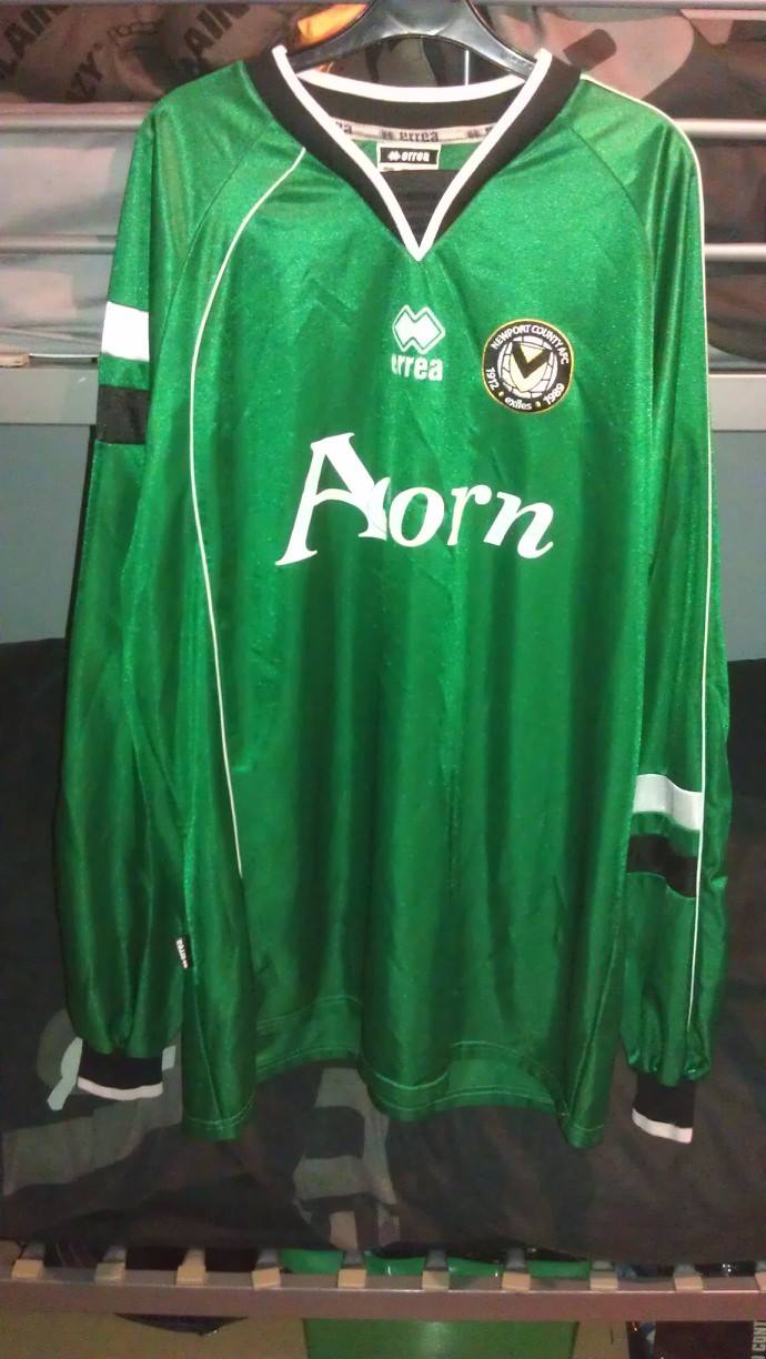 maillot de newport county afc gardien 2006-2007 rétro