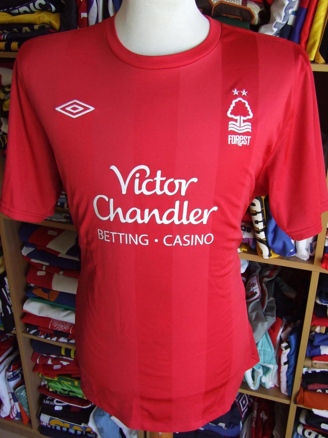 maillot de nottingham forest domicile 2010-2011 rétro
