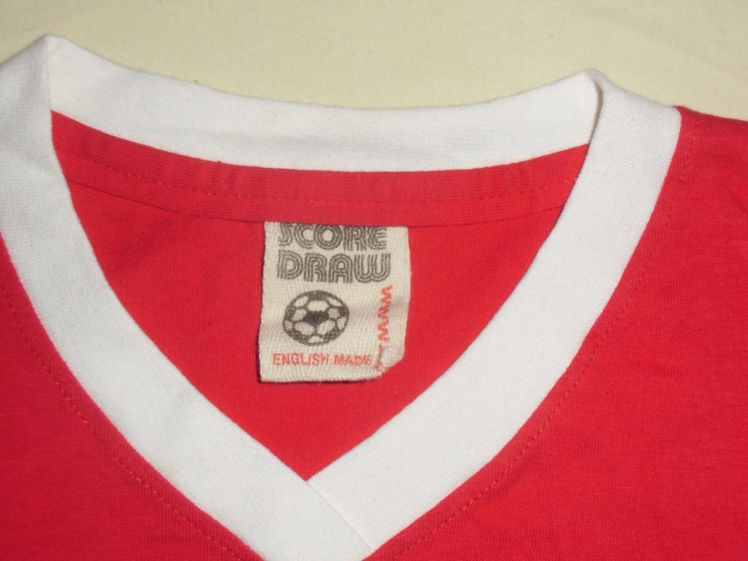 maillot de nottingham forest réplique 1975 pas cher