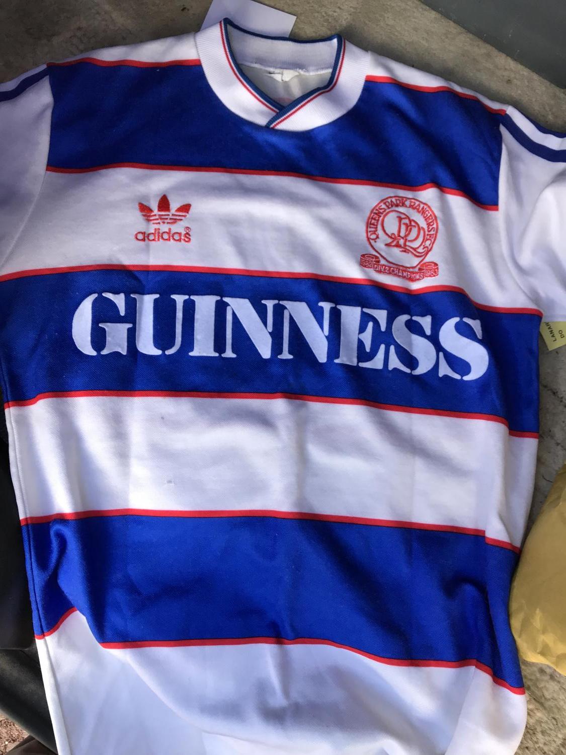 maillot de qpr domicile 1983-1984 rétro