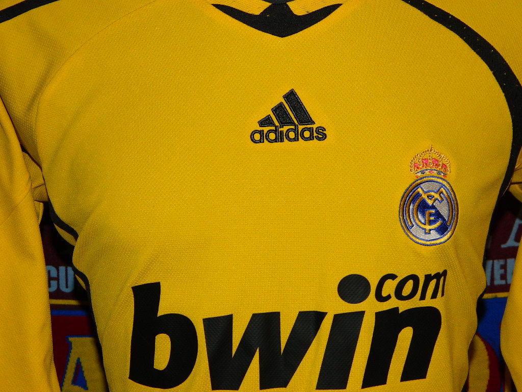 maillot de real madrid gardien 2009-2010 pas cher maillot de real madrid gardien 2009-2010 pas cher