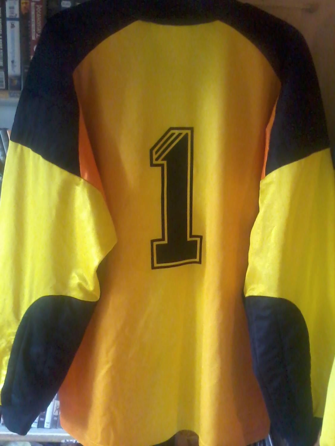 maillot de red bull salzburgo gardien 1992-1993 rétro maillot de red bull salzburgo gardien 1992-1993 rétro