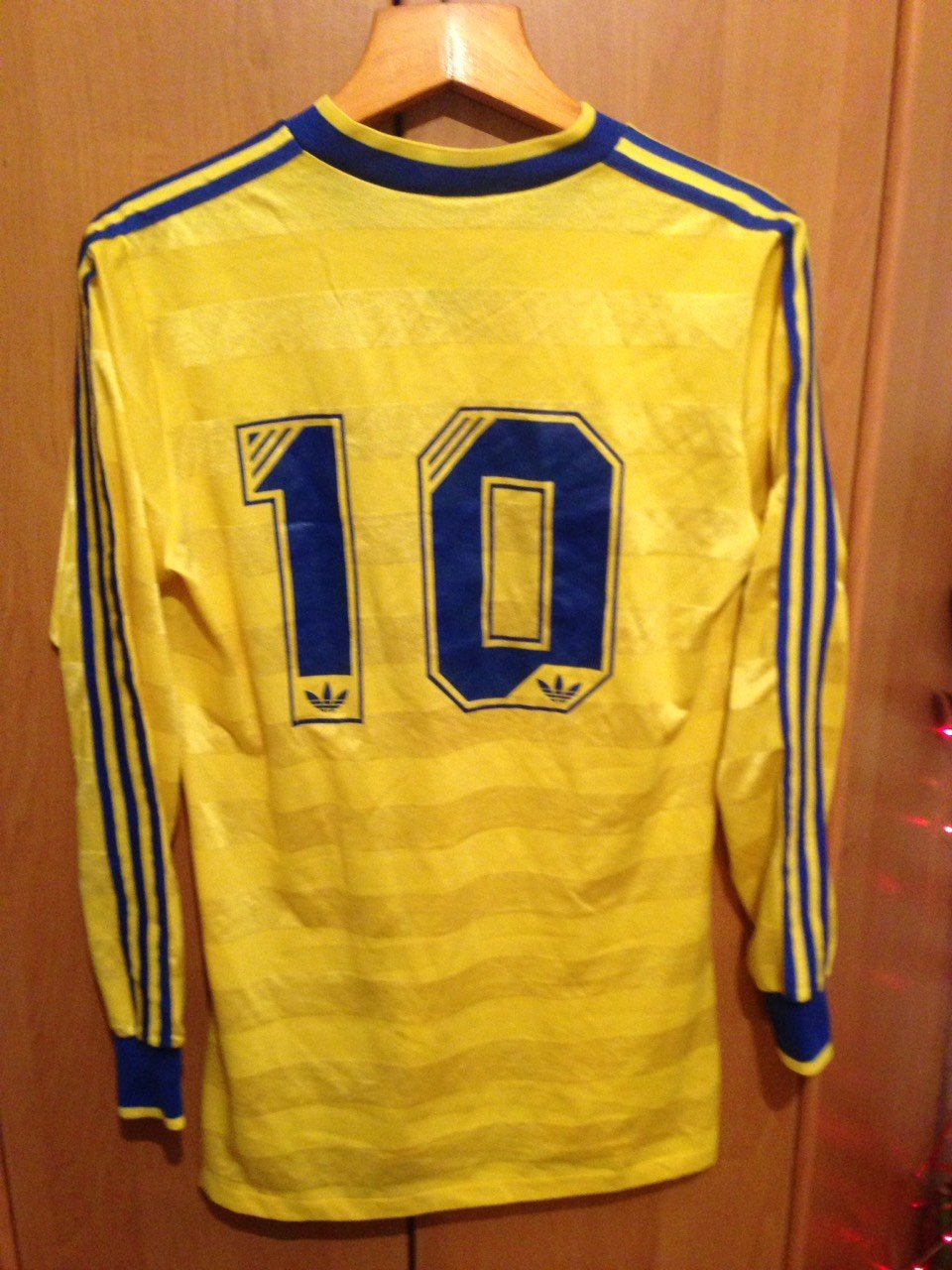 maillot de suède domicile 1977-1980 pas cher maillot de suède domicile 1977-1980 pas cher