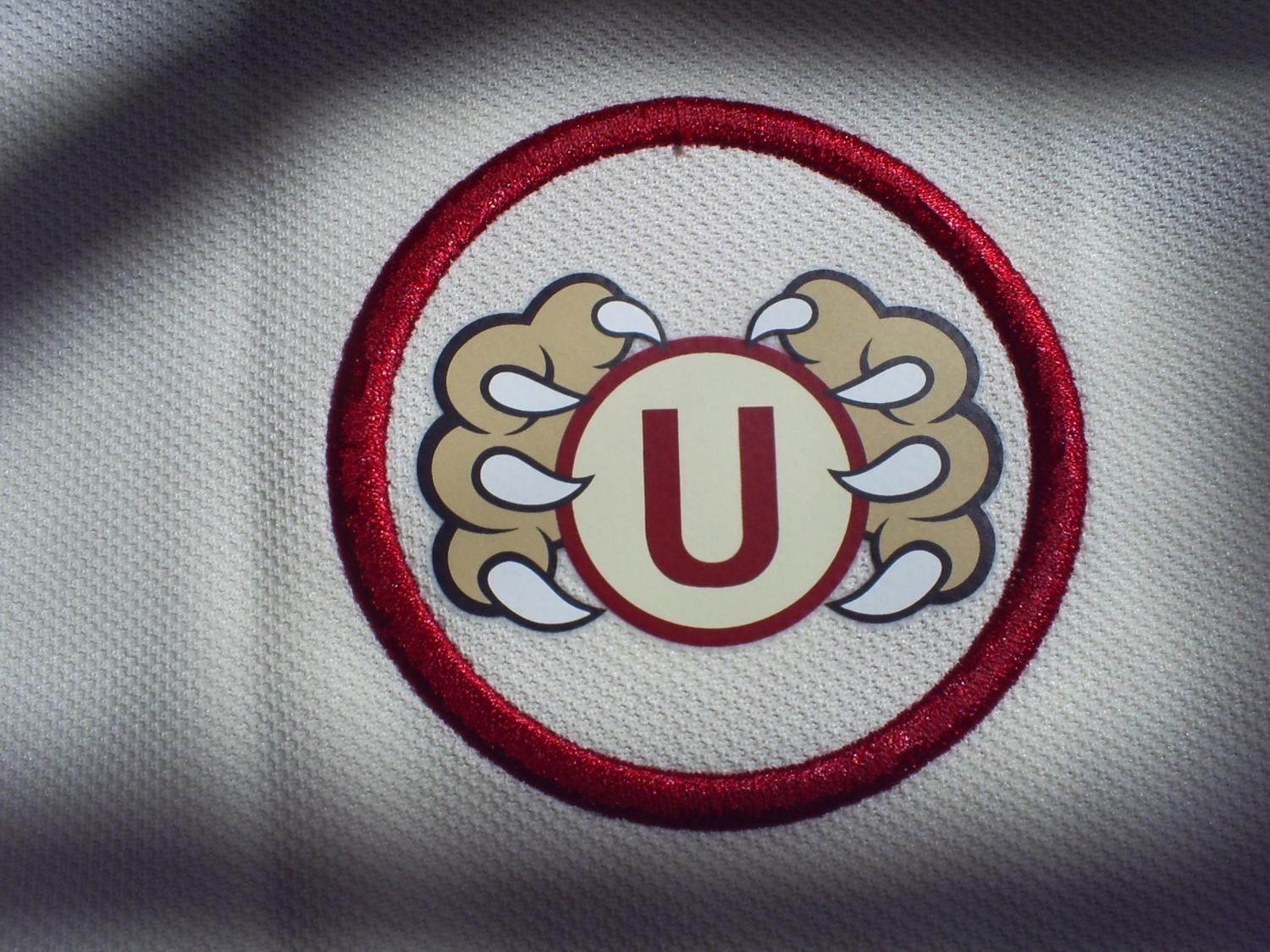 maillot de universitario domicile 2012-2013 rétro