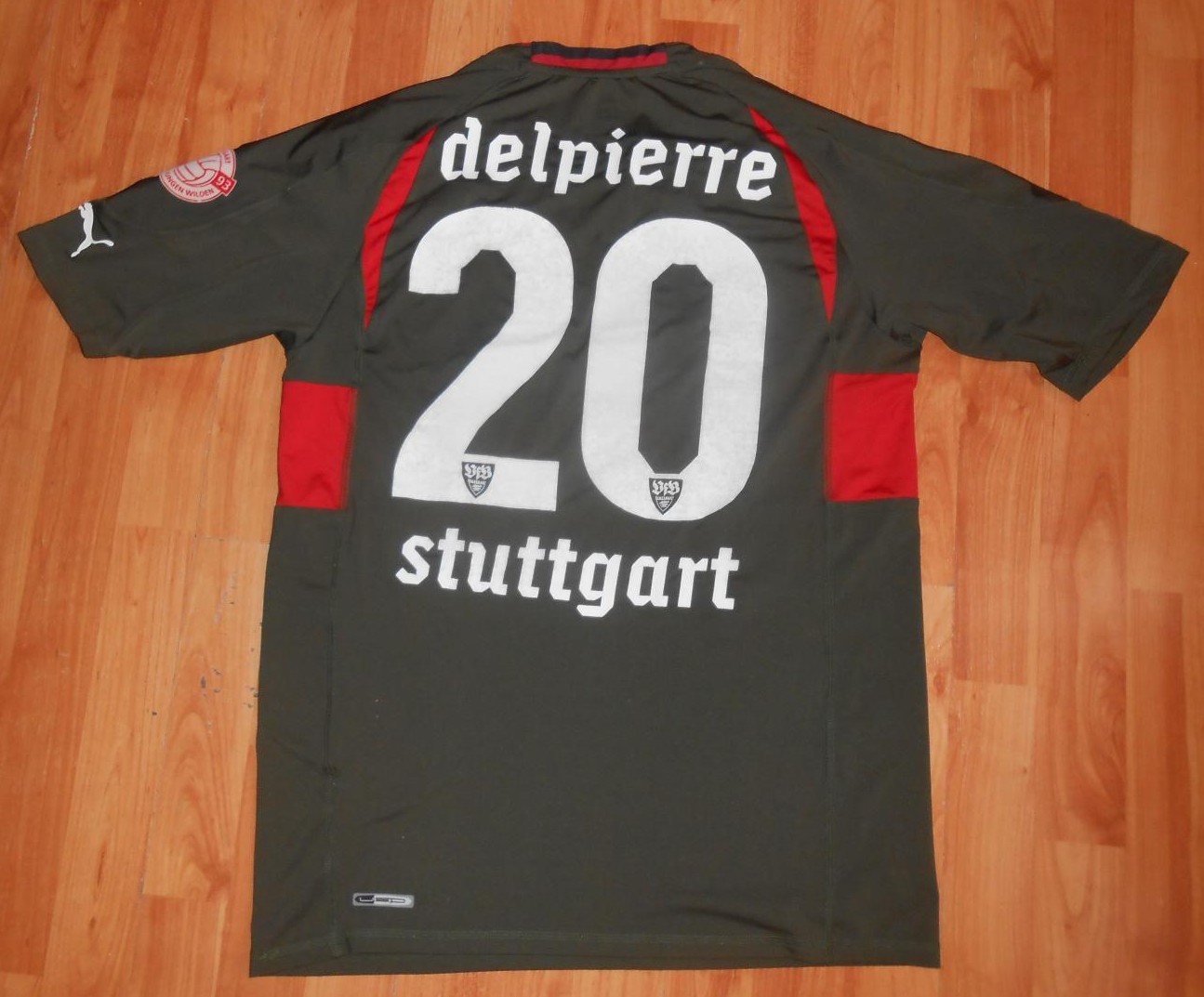 maillot de vfb stuttgart third 2010-2012 rétro maillot de vfb stuttgart third 2010-2012 rétro