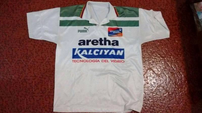 maillot deportivo armenio domicile 2001 rétro