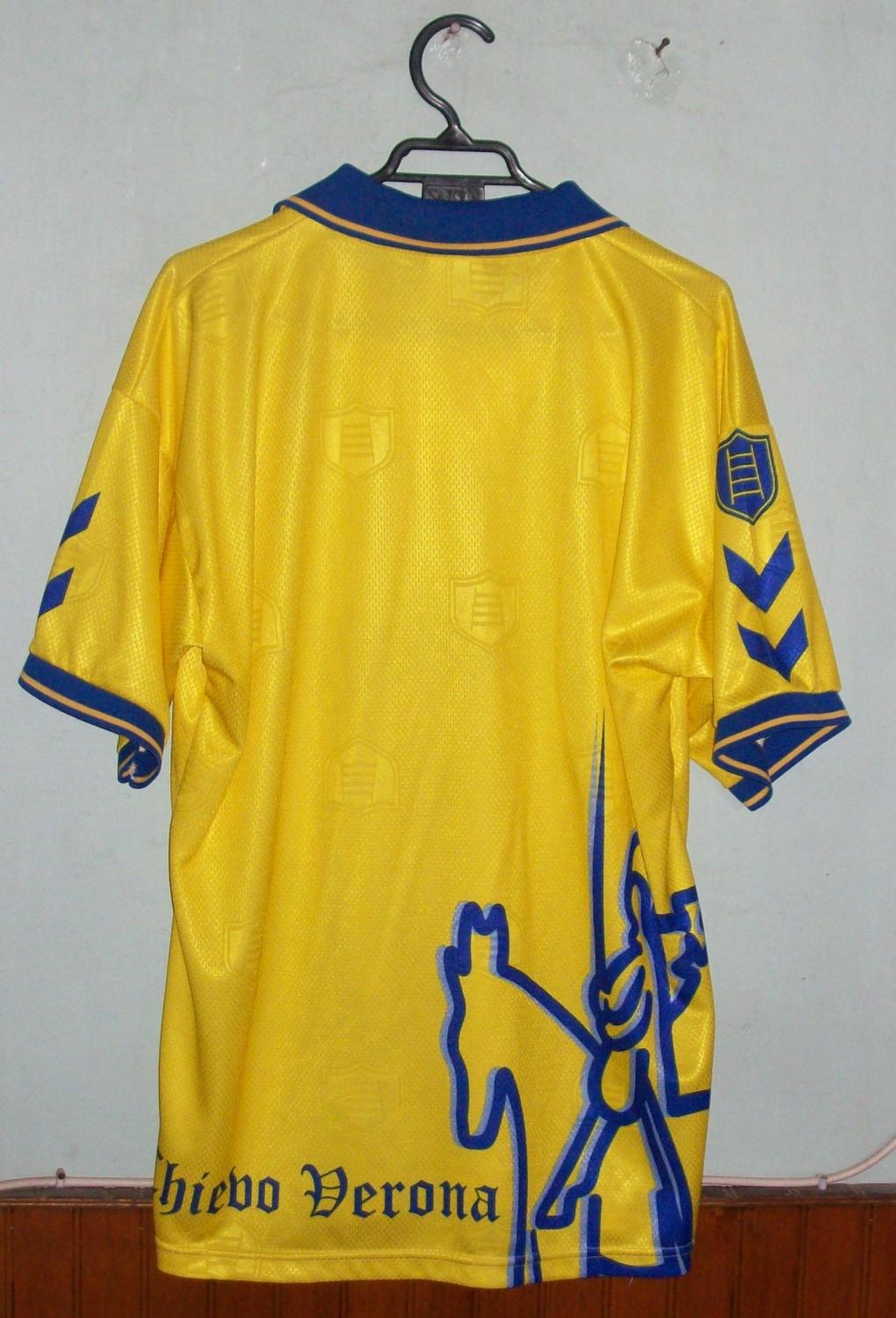 maillot équipe de ac chievoverona domicile 2000-2001 rétro maillot équipe de ac chievoverona domicile 2000-2001 rétro