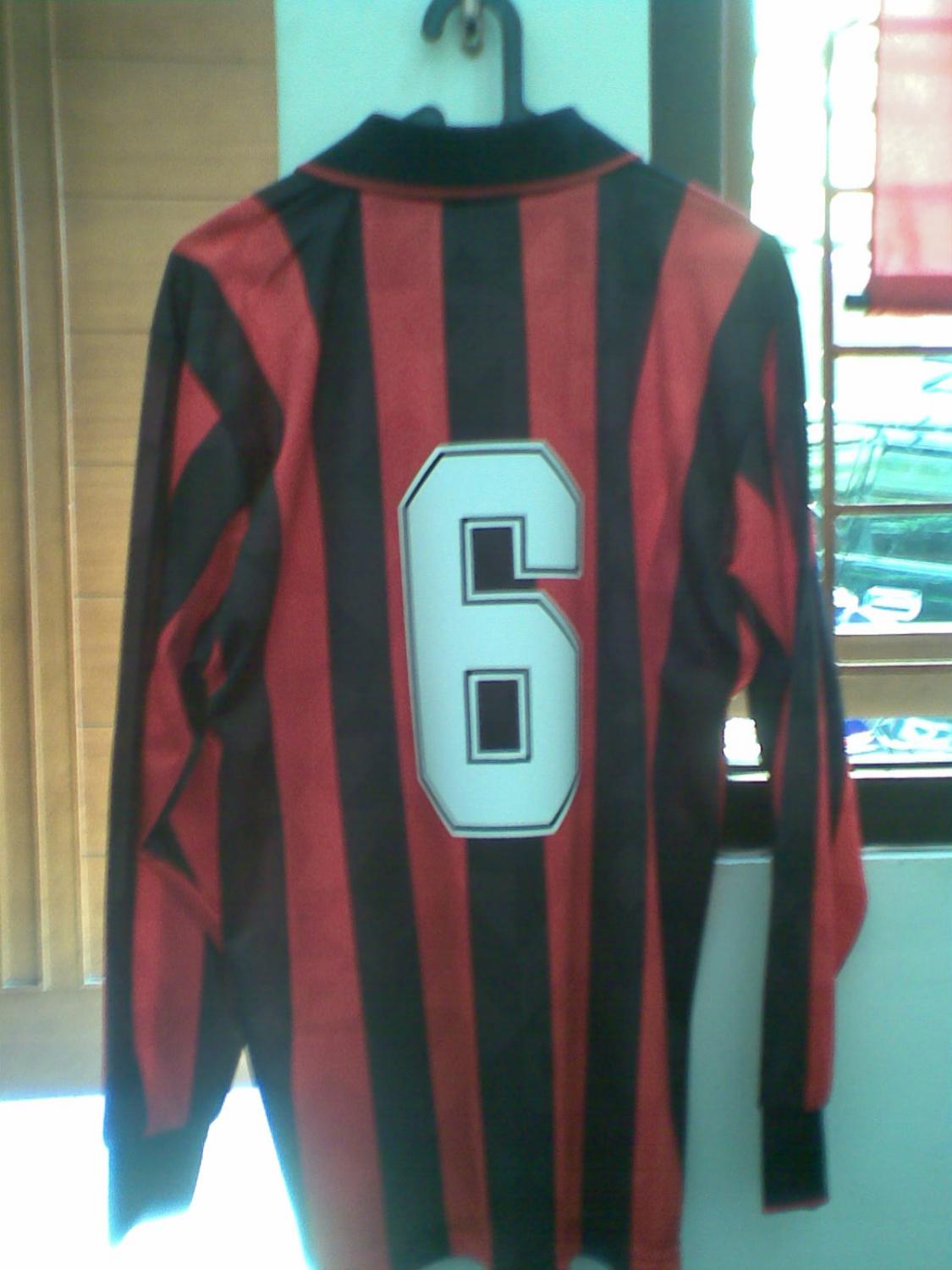 maillot équipe de ac milan réplique 1993-1994 pas cher maillot équipe de ac milan réplique 1993-1994 pas cher