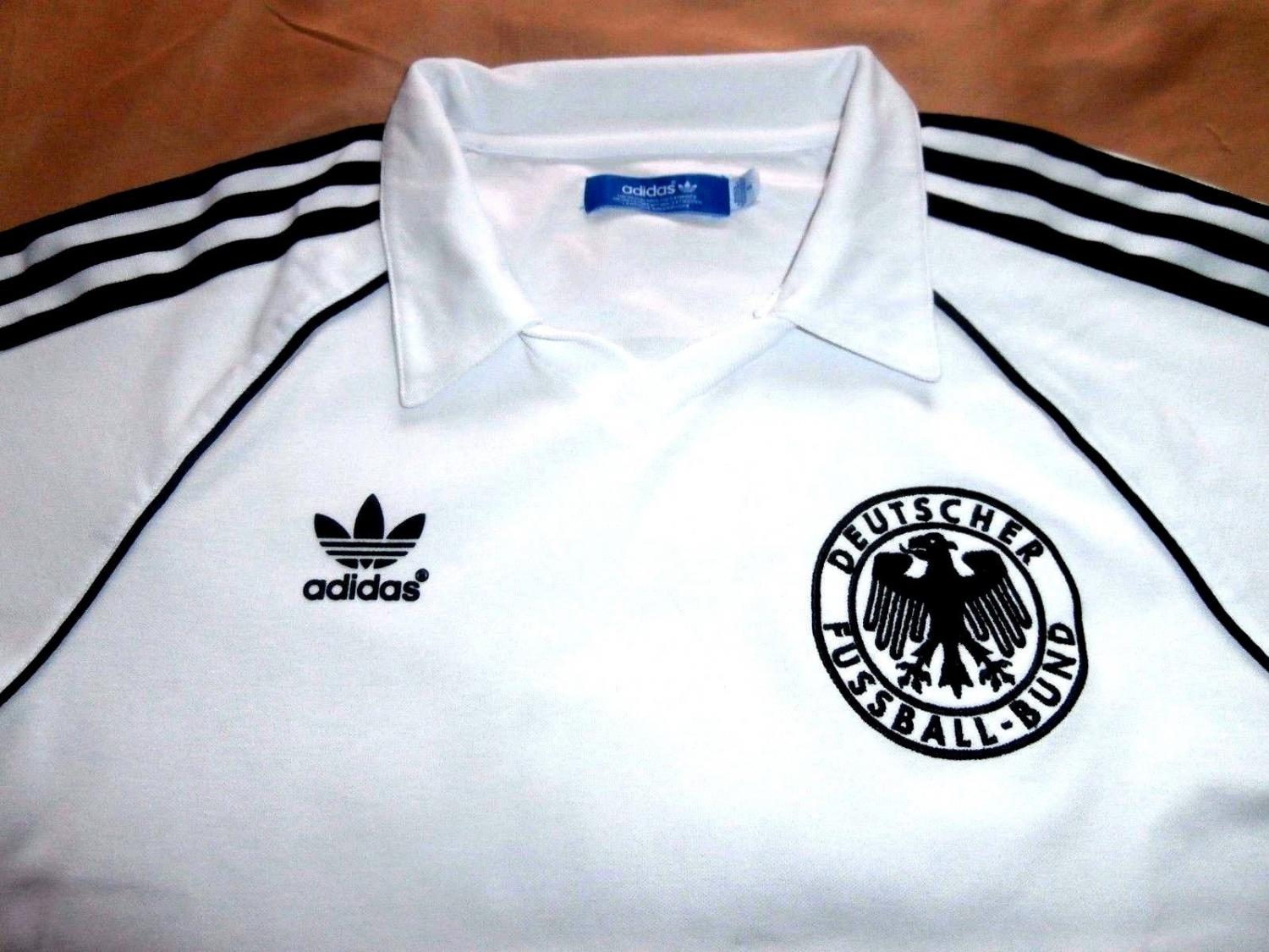 maillot équipe de allemagne réplique 1981-1982 rétro maillot équipe de allemagne réplique 1981-1982 rétro