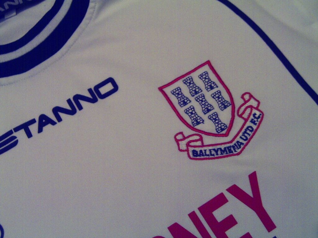 maillot équipe de ballymena united exterieur 2004-2006 pas cher maillot équipe de ballymena united exterieur 2004-2006 pas cher