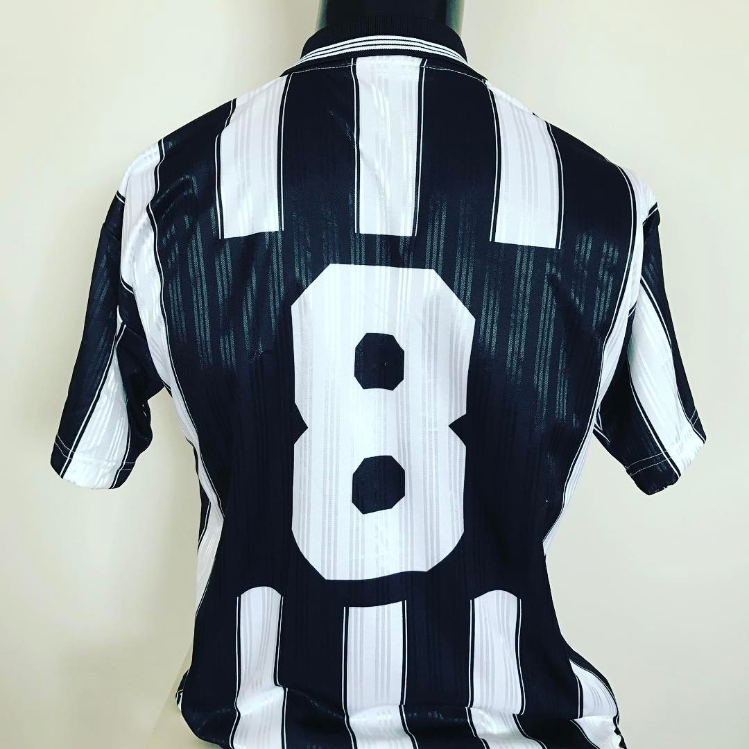 maillot équipe de beşiktaş jk exterieur 1996-1997 rétro maillot équipe de beşiktaş jk exterieur 1996-1997 rétro