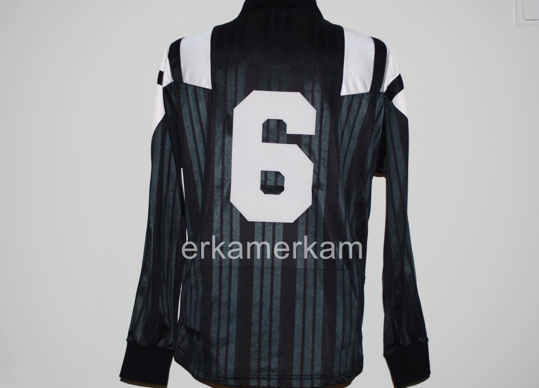maillot équipe de beşiktaş jk third 1992-1993 pas cher maillot équipe de beşiktaş jk third 1992-1993 pas cher