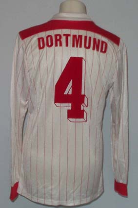 maillot équipe de borussia dortmund exterieur 1985-1986 rétro maillot équipe de borussia dortmund exterieur 1985-1986 rétro