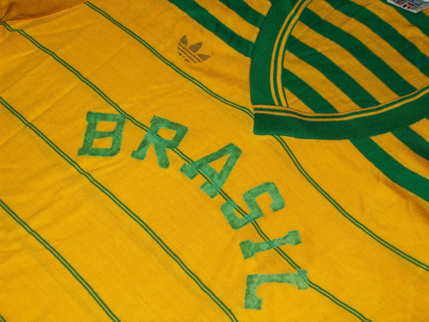 maillot équipe de brésil particulier 1984 pas cher maillot équipe de brésil particulier 1984 pas cher