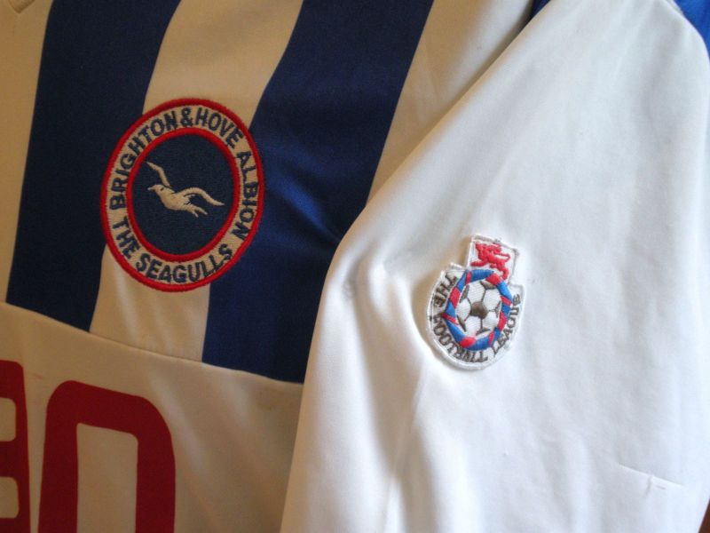 maillot équipe de brighton and hove albion domicile 1989-1991 pas cher maillot équipe de brighton and hove albion domicile 1989-1991 pas cher