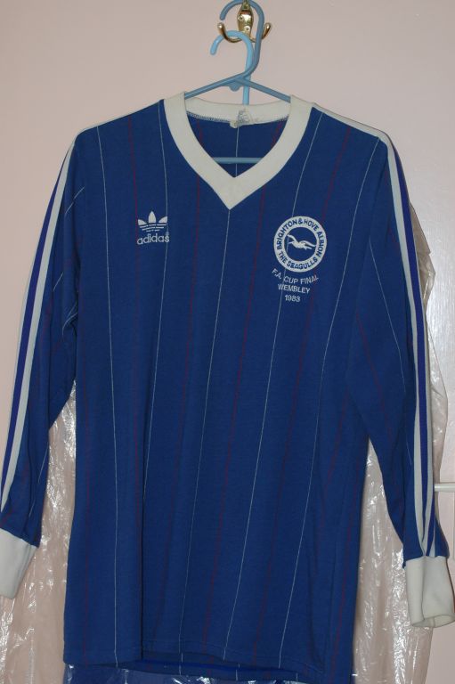 maillot équipe de brighton and hove albion réplique 1983 pas cher