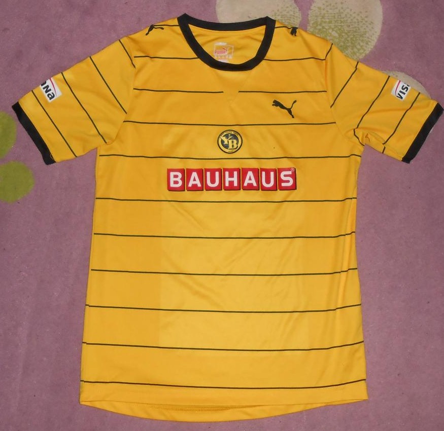 maillot équipe de bsc yb domicile 2011-2012 rétro