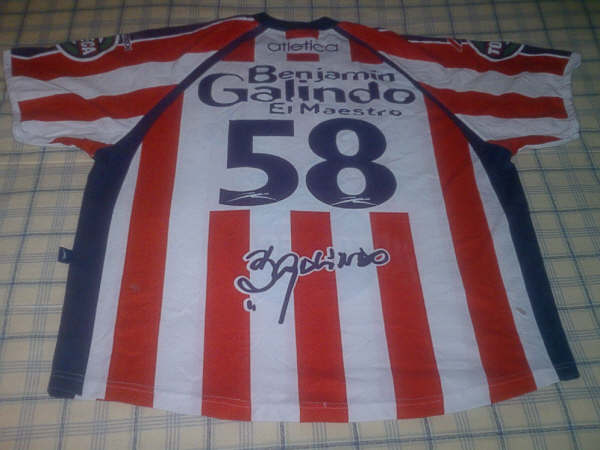 maillot équipe de cd guadalajara domicile 2001-2002 rétro maillot équipe de cd guadalajara domicile 2001-2002 rétro
